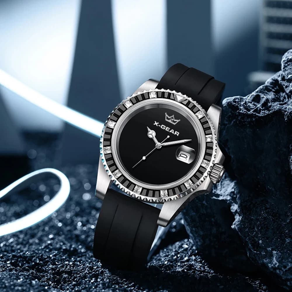 Fully automatic mechanical watch with silicone strap, waterproof, bright display and stainless steel case