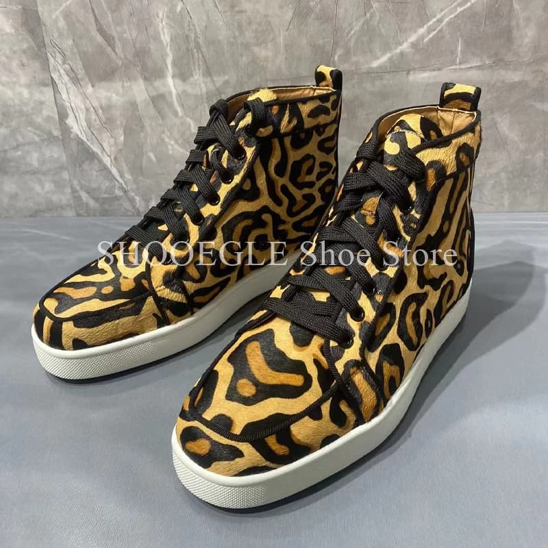 Scarpe da uomo Casual in pelle scamosciata con stampa leopardata in crine di cavallo Sneaker scarpe da uomo stringate con punta tonda nuovo stile Comfort scarpe basse alte