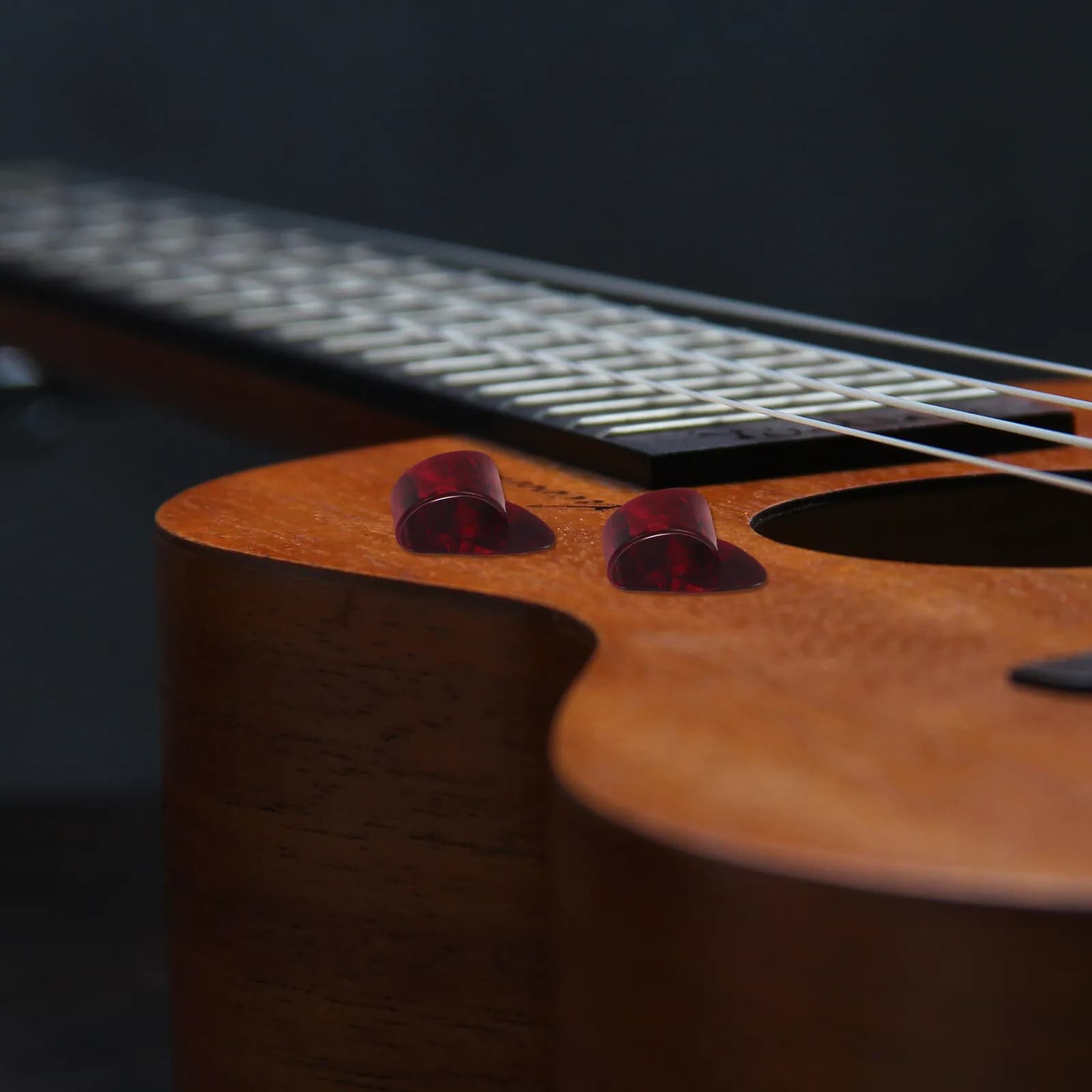 Set di 12 Plettri per Chitarra in Celluloide, Plettri per Dita per Strumenti a Corda Acustici, Banjo, Ukulele, Arpa, Basso