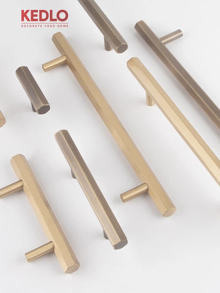 Maniglia a T esagonale in ottone massiccio dal design moderno e minimalista KEDLO per cassetti di mobili da cucina, finitura ottone anticato