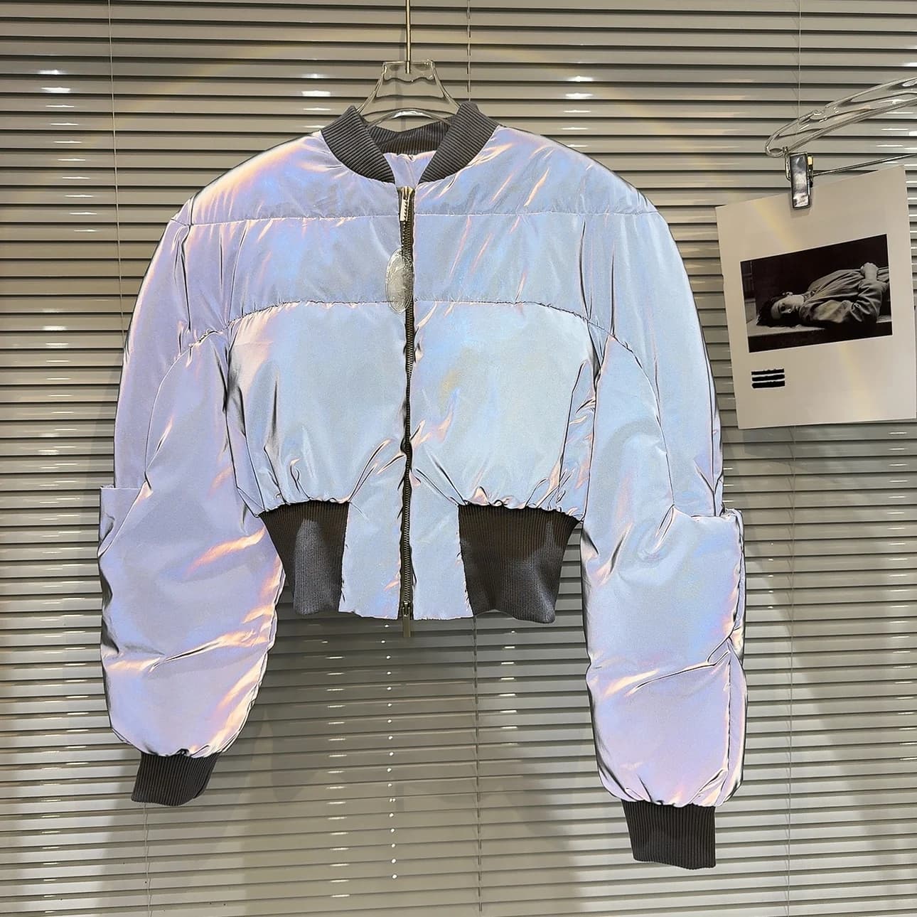 Giacca Corta in Cotone da Donna Stile Streetwear, Design Riflettente Lucido, Sexy, Imbottita, Maniche Lunghe, Chiusura a Zip, Tinta Unita