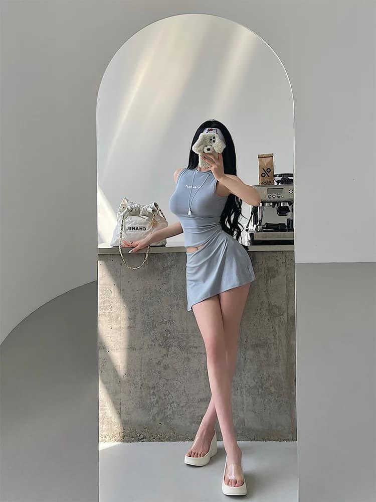 Completo Sportivo Casual da Ragazza: Top Senza Maniche con Stampa Lettering Piccante e Minigonna Anti-Trasparenza - Set Due Pezzi