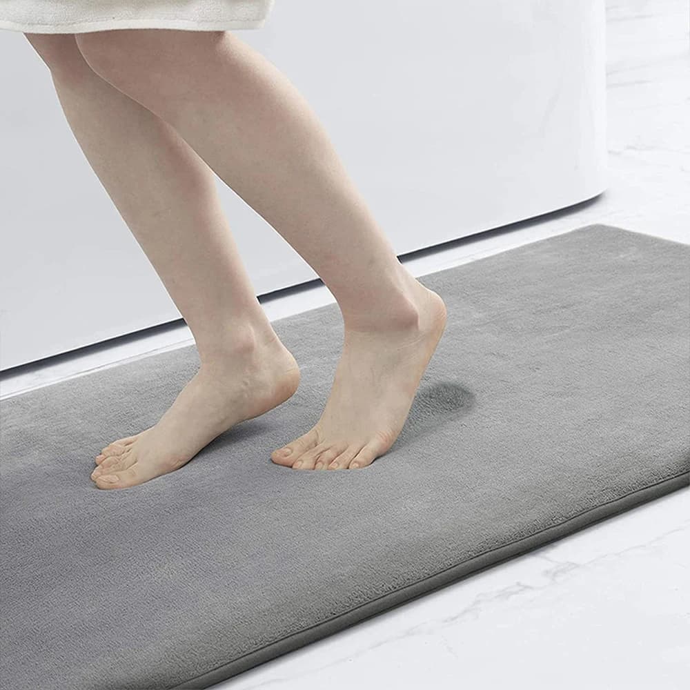 Non-slip bathroom mats in Memory Foam absorbent carpets for bathroom doors wc thickened sponge carpets with slow bounce