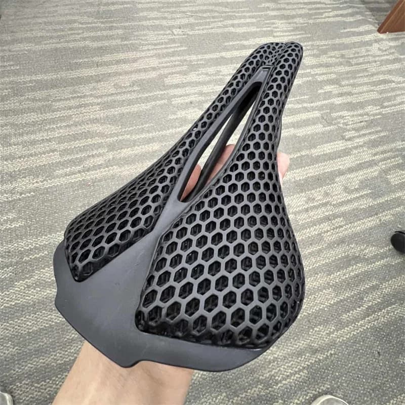 Sella per Bicicletta Stampata in 3D, Ultraleggera 140g, in Carbonio 250x140mm, per MTB, Gravel e Bici da Strada, Componenti per Ciclismo