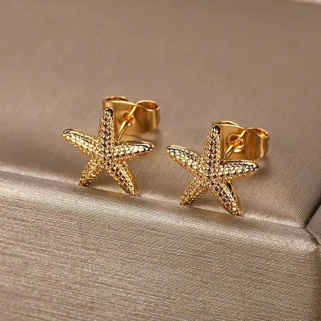 Orecchini a bottone in acciaio inossidabile con stella marina estiva vintage per le donne Orecchini semplici con conchiglia a stella con perno Regalo di gioielli per feste sull'oceano 2025