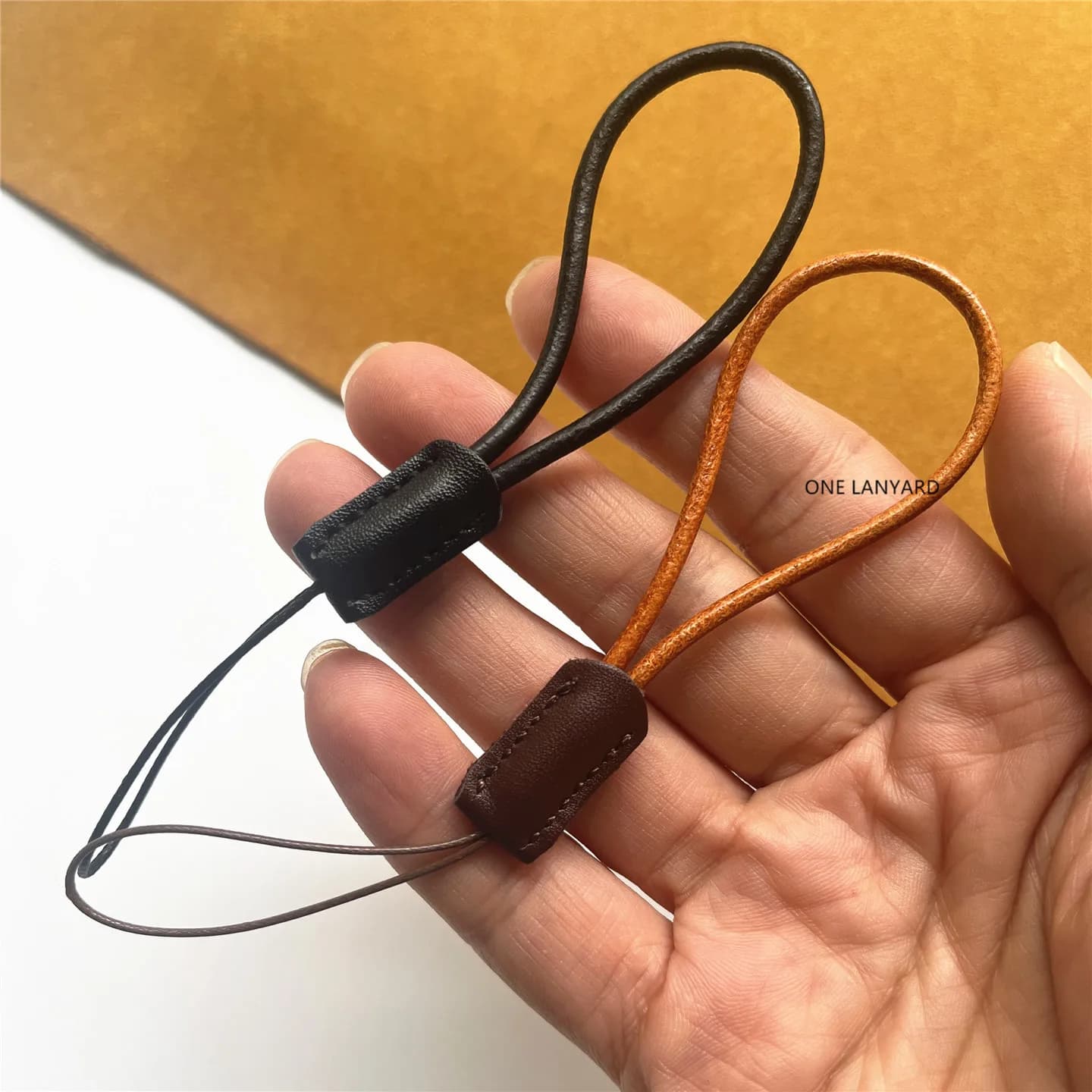 Cordino fatto a mano in pelle cordino corto cordino cinturino per cellulare per chiavetta USB portachiavi ID Badge Badge corda per appendere fai da te