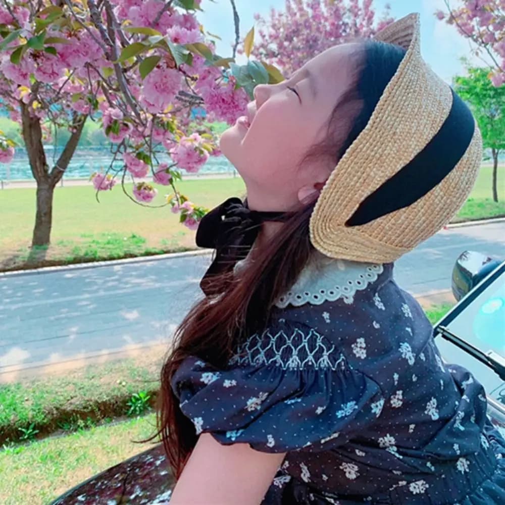 Straw Weaving Girls Sun Straw Hat Adjustable Chin Straps Kids Sun Cap Raffia Sun Protection Children Sun Hat Summer Season