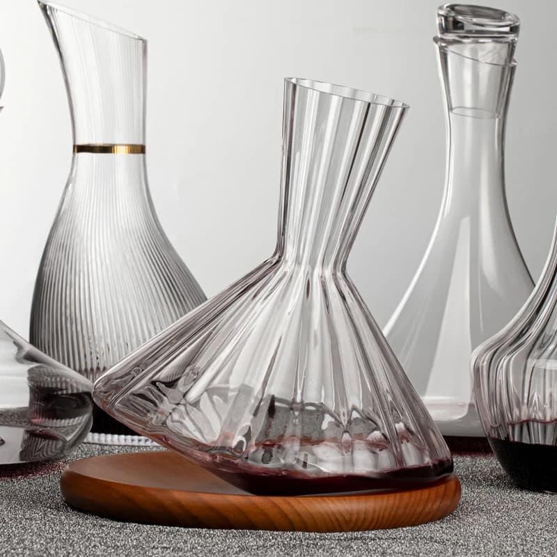 Decanter per bicchieri da 2000 ml con vassoio in legno Caraffa per vino in cristallo soffiato a mano senza piombo rotante rapido per bicchieri da cucina per whisky