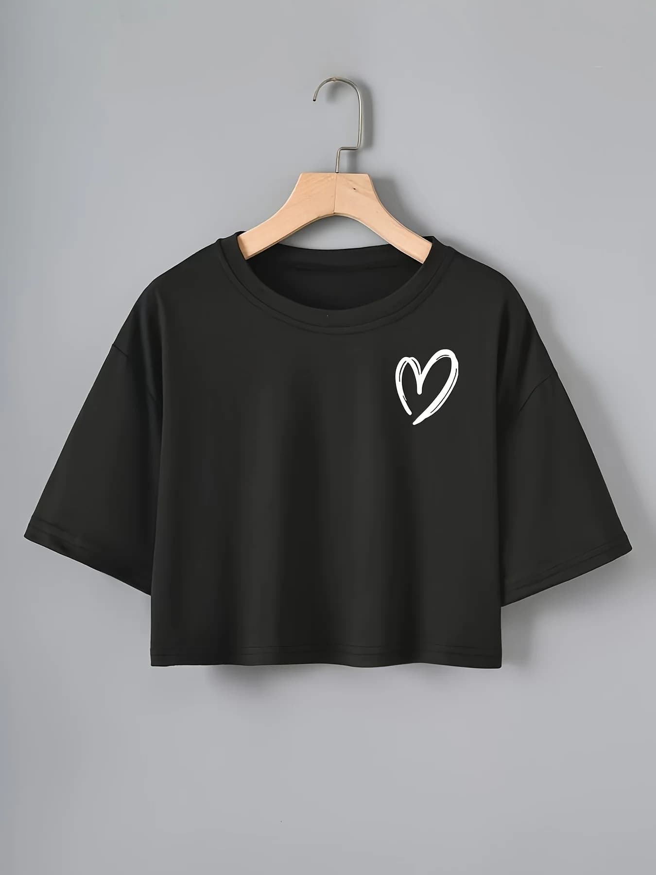 Women's Sporty Casual Short Sleeve T-Shirt Black with White Heart Design Casual Tops Tees Aesthetic Clothes Harajuk streetwear
