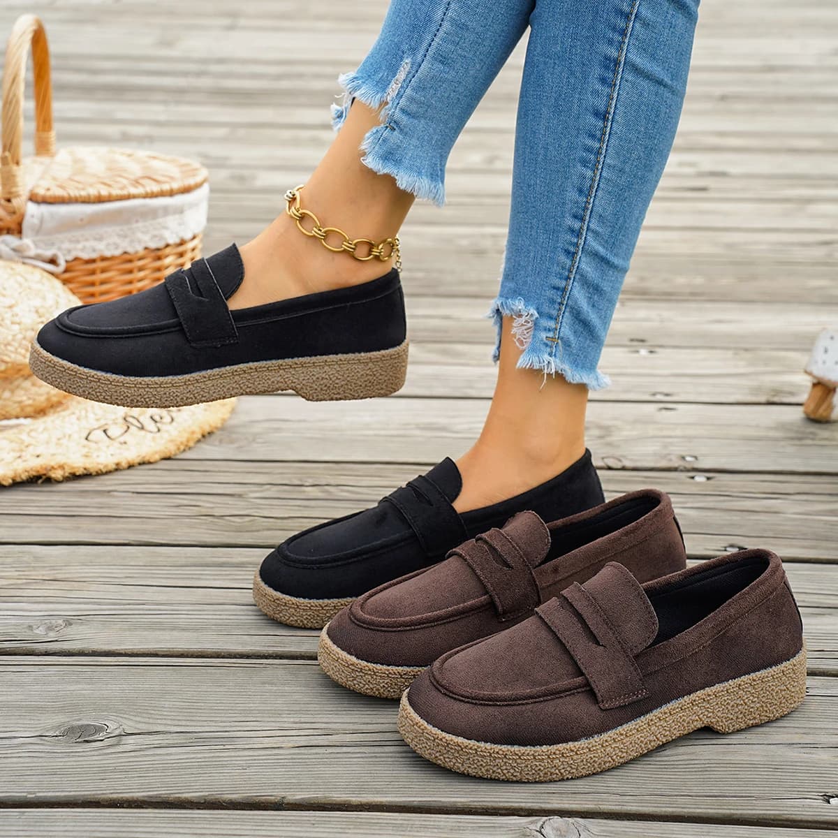 Women's Slip on Flat Shoes Casual Loafers Suede Round Toe Soft Bottom Classic Vintage Comfort Daily Walking Footwear Ladies