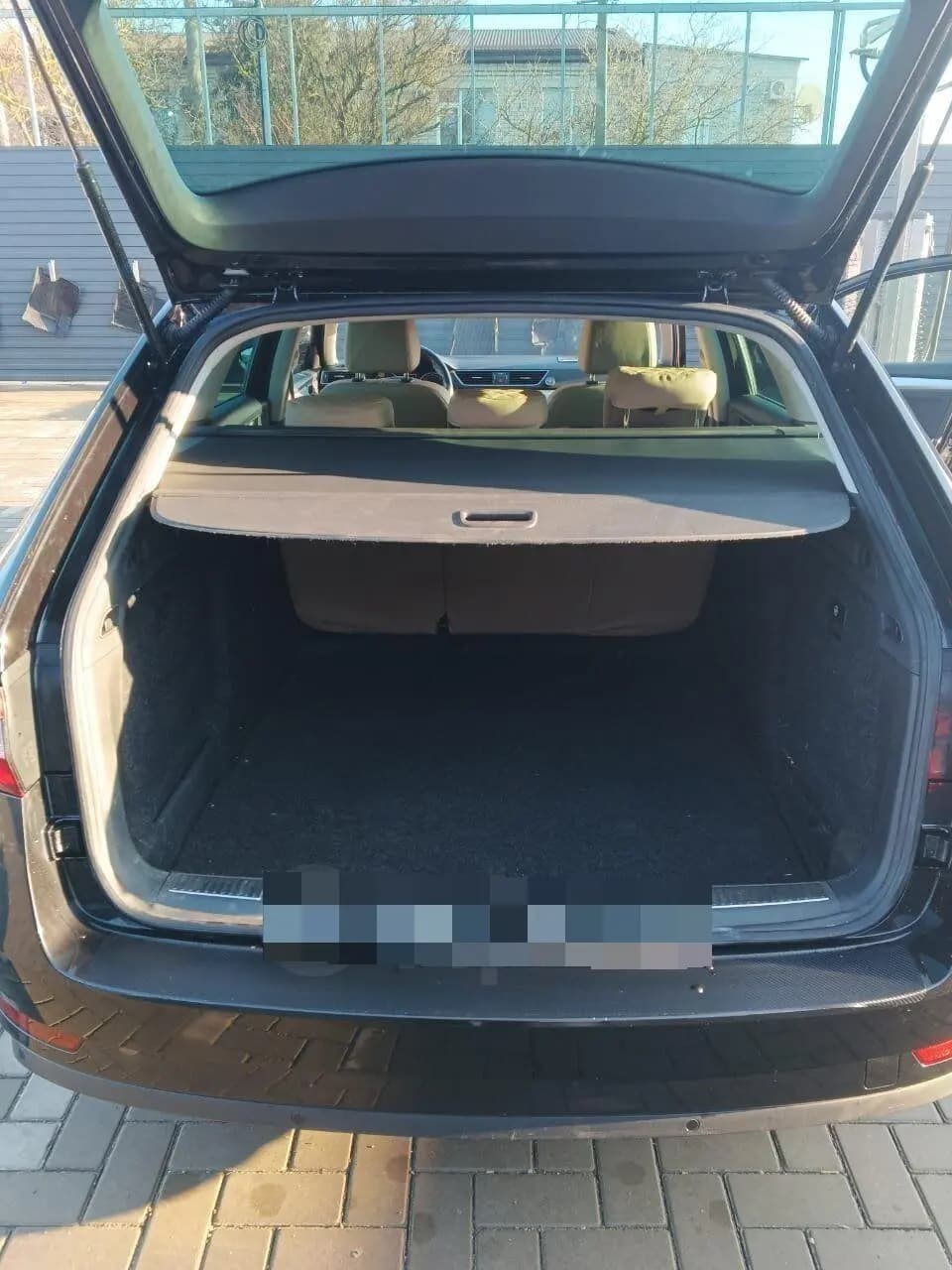 2 Pezzi Ammortizzatori Posteriori con Molla per Skoda Superb Estate III (B8 Typ 3V 3V5) 2015-2024, Supporto di Sollevamento a Gas per Portellone Posteriore