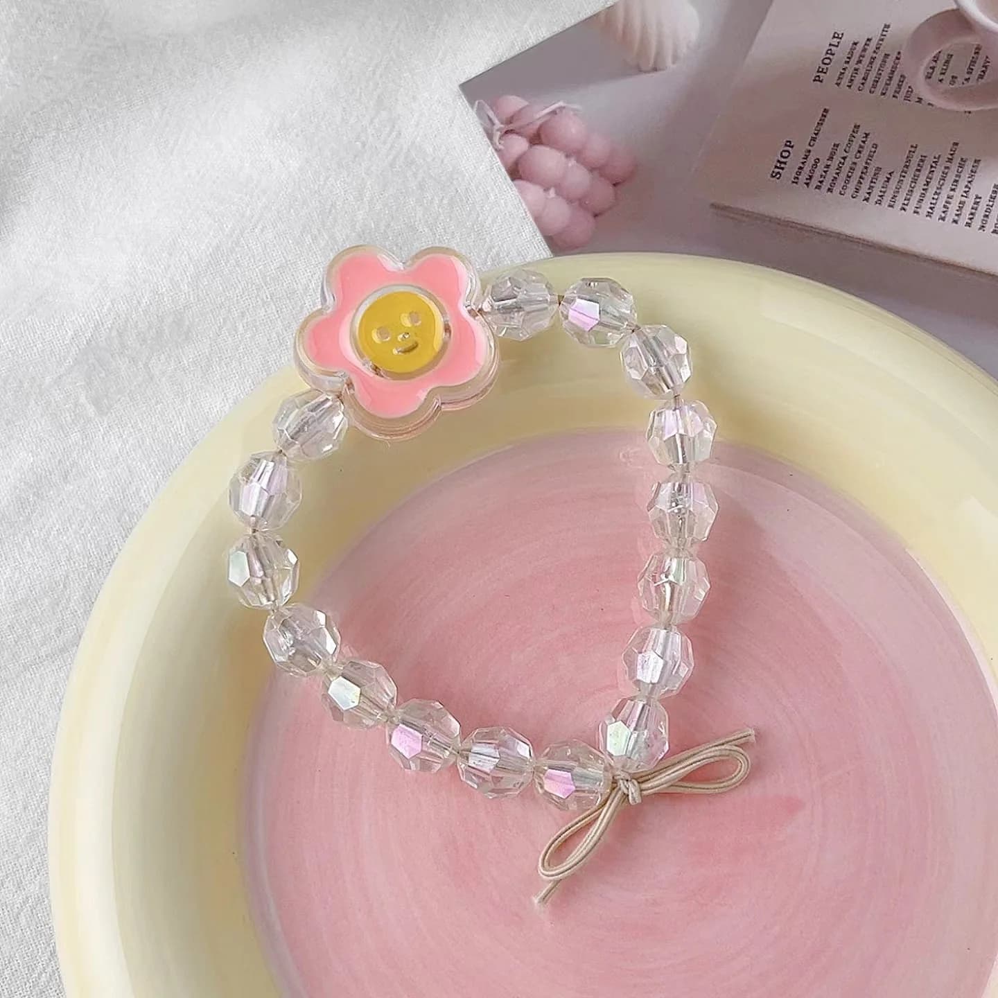 Bracciale con perline di tulipano carino e fresco per ragazze, design di nicchia Ins, braccialetto nuovo stile 2025 con una sensazione di fascia alta