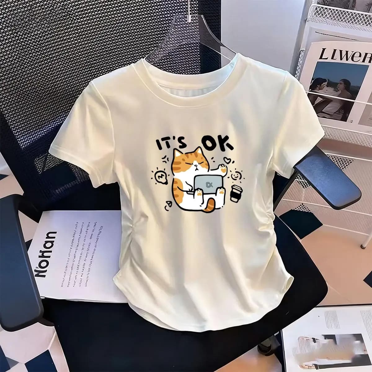 T-shirt da donna con elastico che definisce la vita, con stampa Orange Cat Laptop, manica corta, girocollo, top in stile cartoon