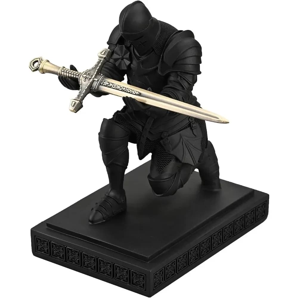 Portapenne Warrior Knight blindato, organizer da scrivania e accessorio portapenne in resina, città di carta, con un fantastico apricarte