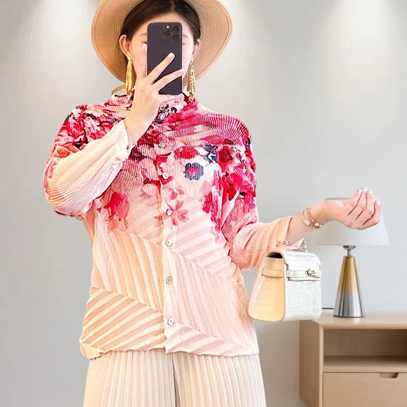 2025 Miyake Camicia con stampa francese Camicetta a pieghe femminile 2025 Primavera ed estate Nuova maglietta femminile semplice allentata Stretch Confortevole