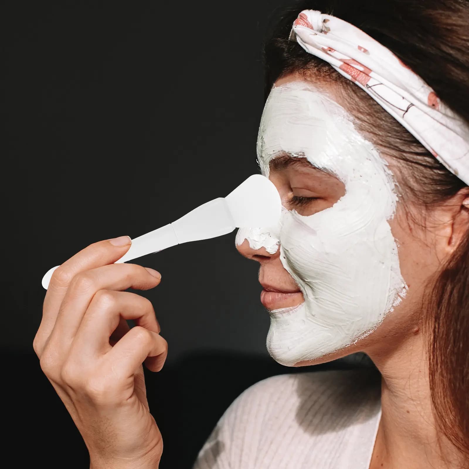 Silicone Face Mask Applicator Brush Dual-Ended Fish Tail Spoon Design for Mud Clay Masks Skincare Routine Beauty Tool Spatula