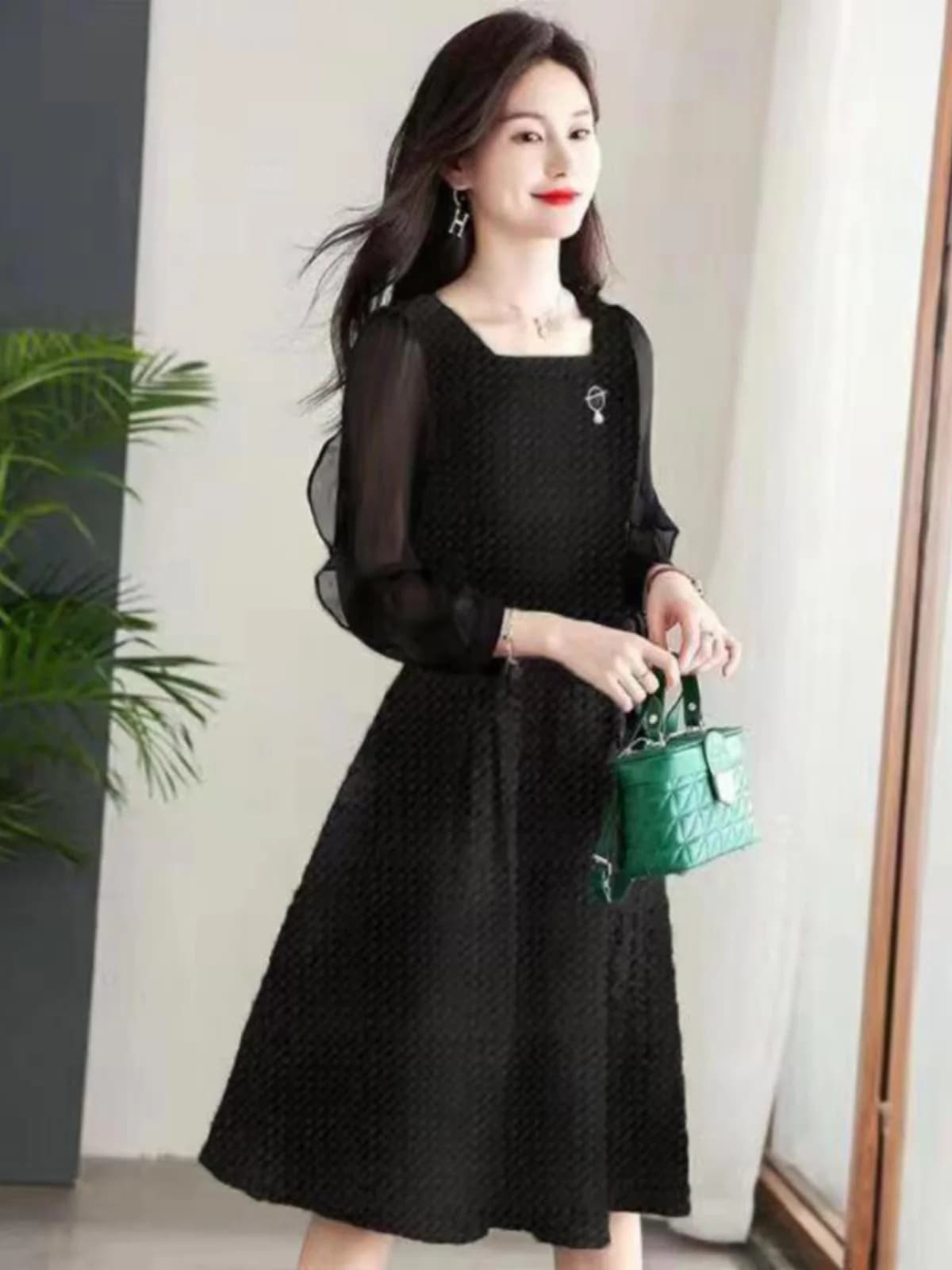 Abito da donna a trapezio nero snellente con maniche a sbuffo, fiocco in vita, stile casual, a maniche lunghe e collo quadrato
