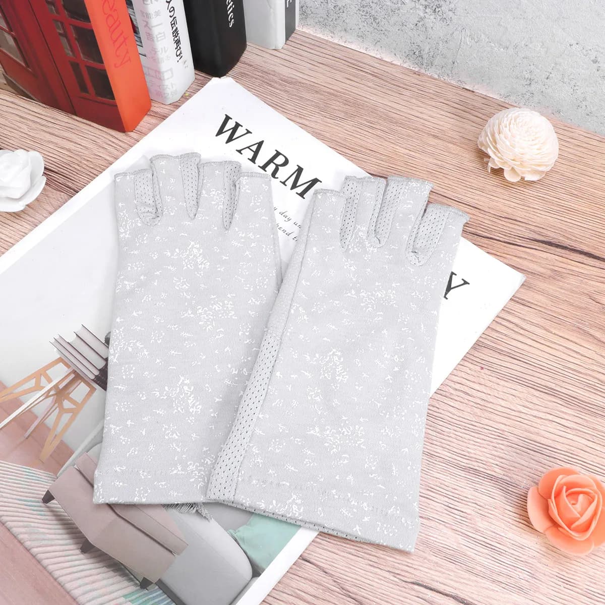 Half-fingered gloves in cotton, non-slip, hot, for driving, riding, outdoor work, women's, durable, practical, simple.