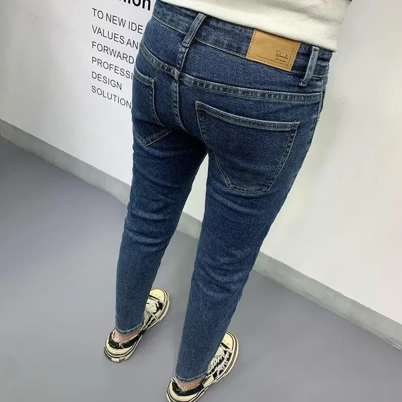 Jeans denim slim da uomo nuovi Pantaloni skinny elasticizzati primaverili e autunnali casual Pantaloni corti hip-hop da cowboy alla moda stile coreano