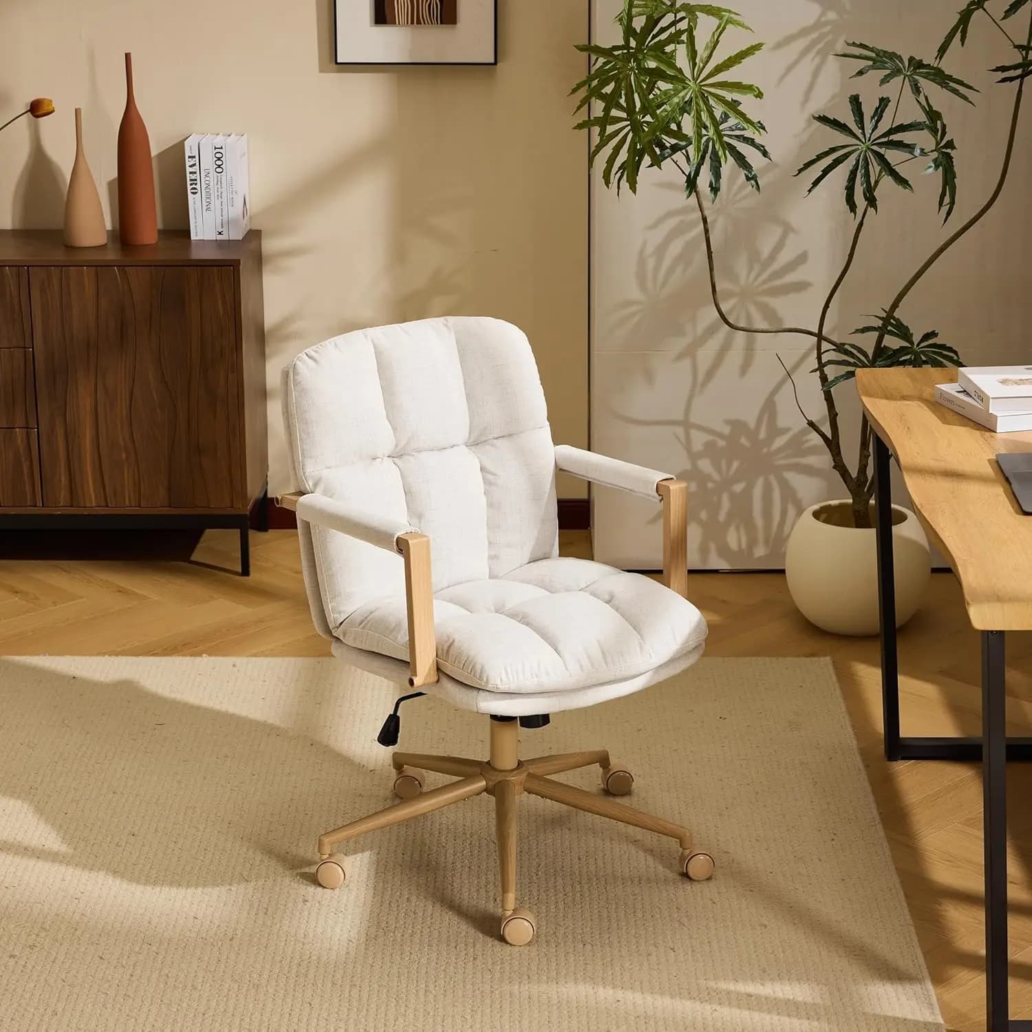 Sedia da Ufficio Comoda in Lino con Ruote, Cuscini Rimovibili, Braccioli in Legno, Girevole, Regolabile per Computer, Trucco, Studio, Manicure