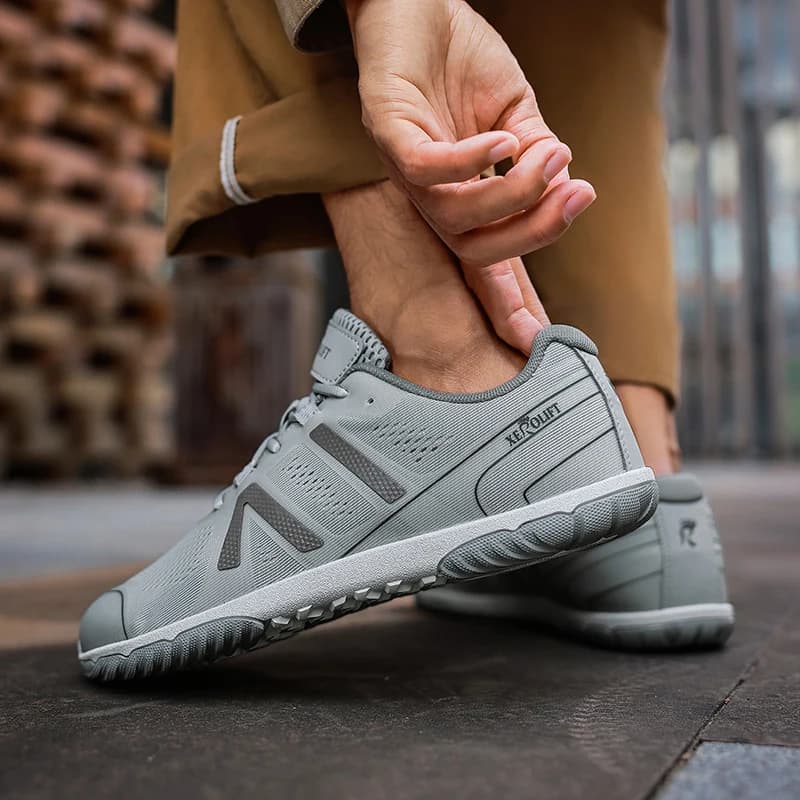 Scarpe da ginnastica casual da uomo Scarpe sportive da esterno antiscivolo resistenti all'usura Scarpe da corsa da uomo con lacci, comode, morbide e traspiranti