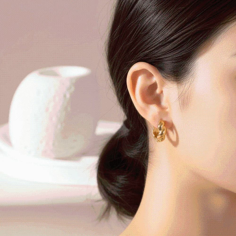 1 pair 18K PVD Gold Plated Twisted Mini Huggies Water-Resistant Coating High-Polished Texture Minimalist Croissant Studs Compact