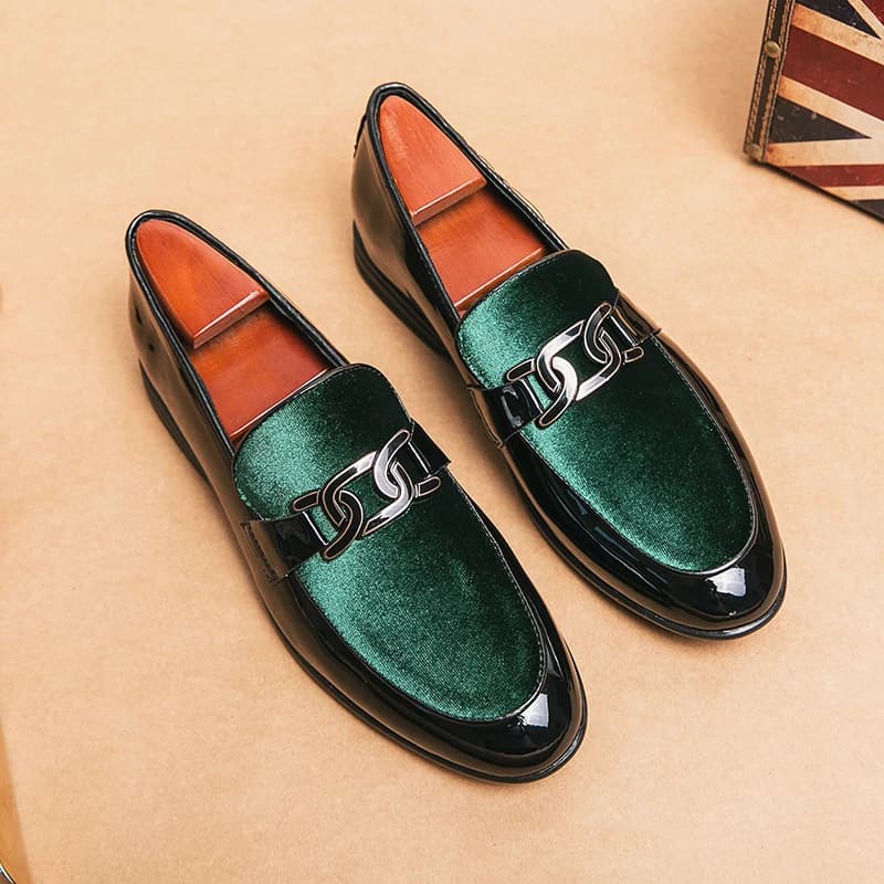 Nuovo velluto a coste in pelle di marca di lusso da uomo casual guida designer verde nero mocassini mocassini da uomo scarpe da sposa italiane