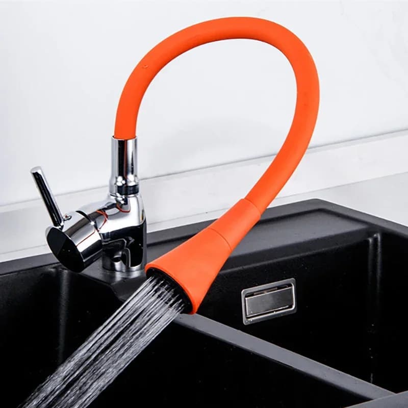 Rubinetto della cucina Ruota Rubinetti con deformazione in gomma a molla Rubinetto miscelatore Lavello acqua calda fredda Accessori da cucina Rotazione cardanica