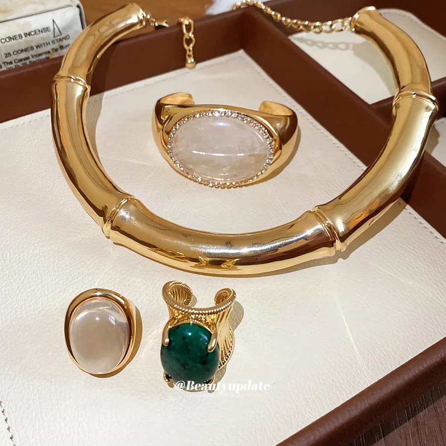 Set di Gioielli con Bracciale, Anello e Collana in Pietra Diamantata, Gioielli di Lusso Leggero e Raffinato per Donne