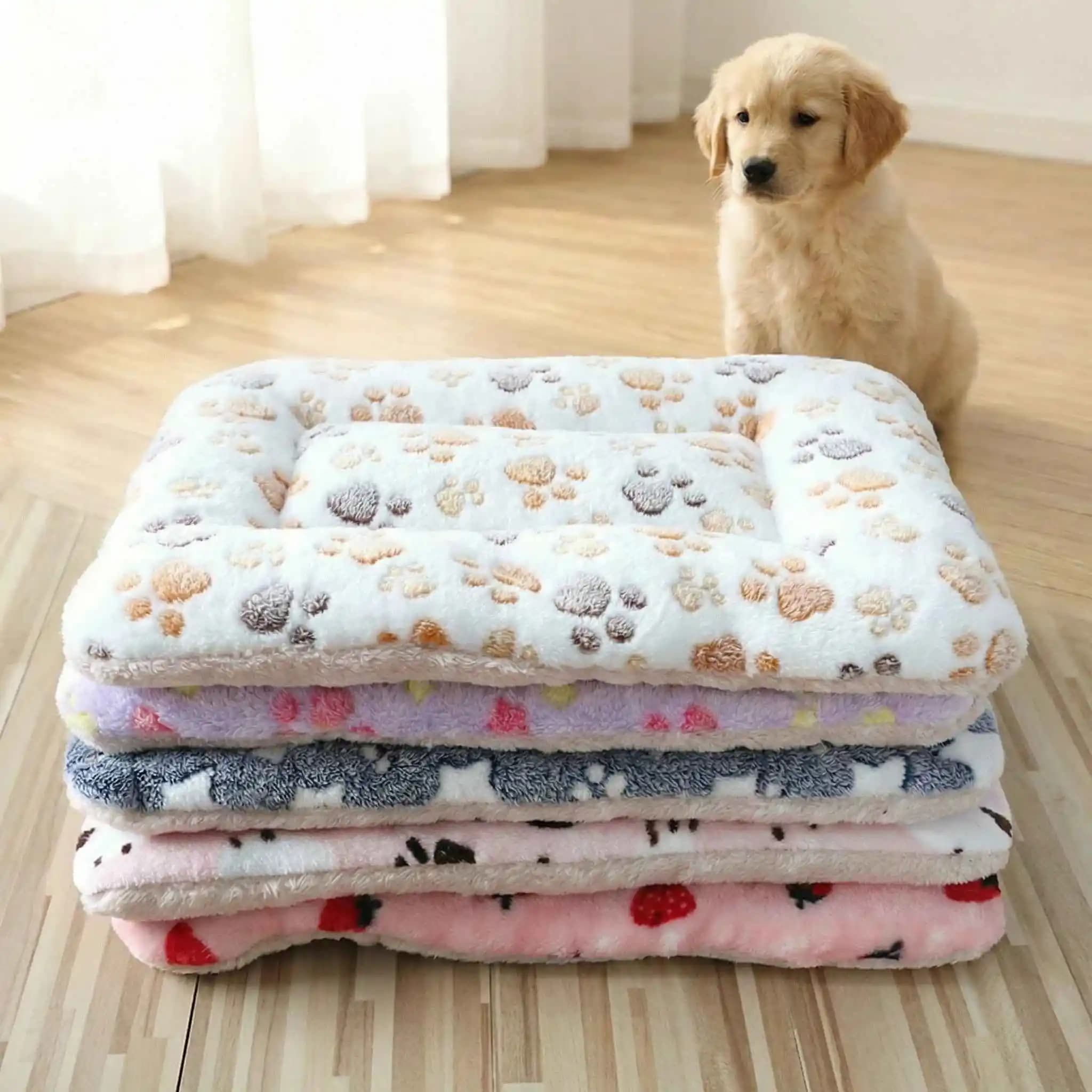 Tappetino Portatile per Cani, Coperta per Animali Domestici, Cuscino Morbido Lavabile per Gatti, Tappetino da Viaggio per Casa, Comodo e Caldo, in Flanella, Asciugamano Rilassante