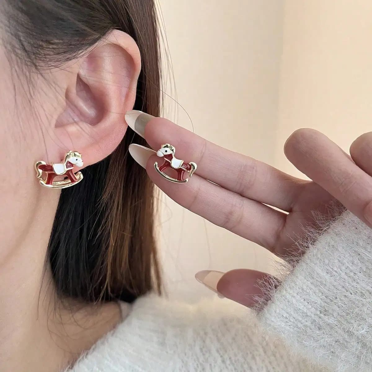 Orecchini a Cerchio con Cavallo Cartoon per Donne, Orecchini Animali Carini Placcati in Oro Smaltato, per Uso Quotidiano e Regalo per Ragazze