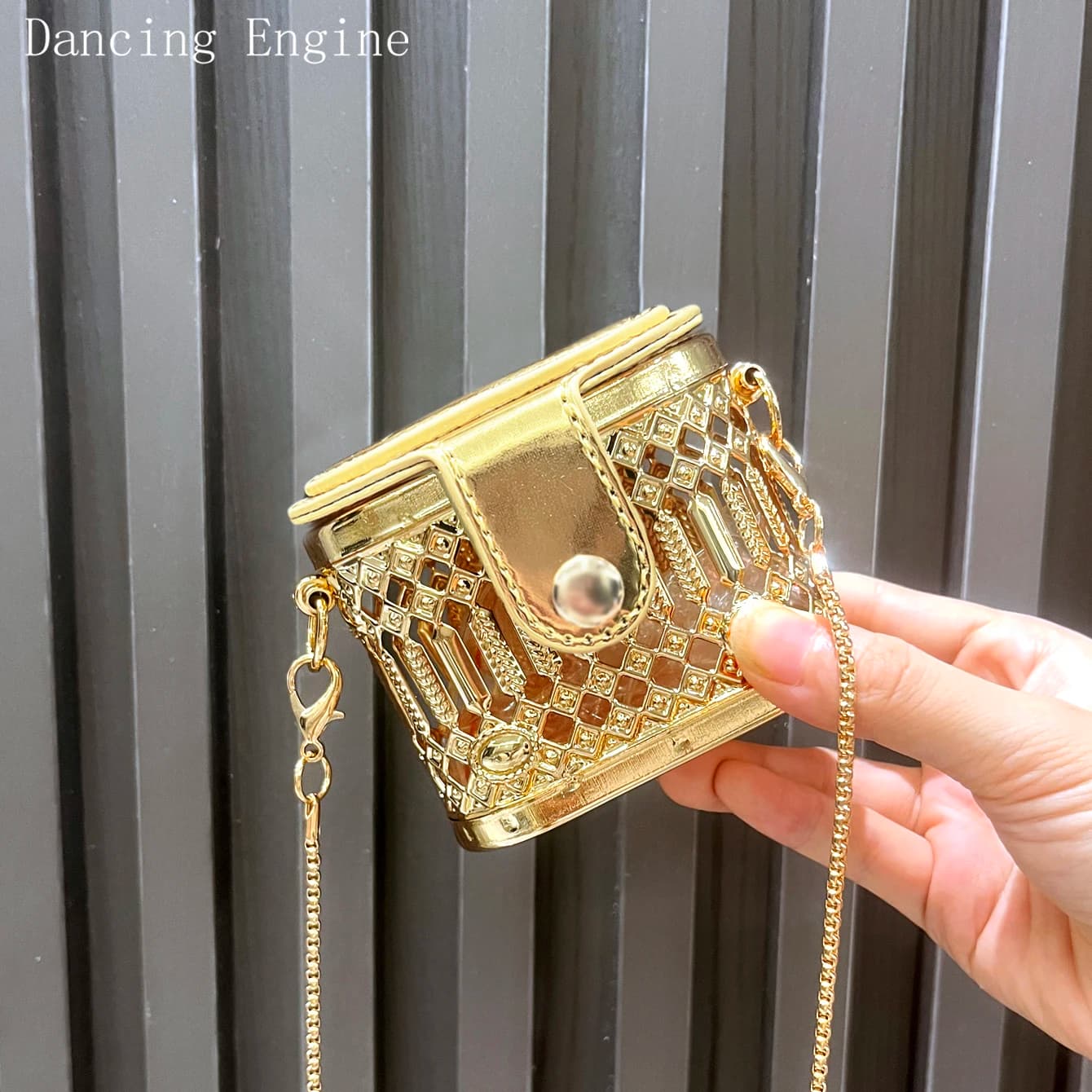 Small Bag Gold Signed Shoulder Bag Evening Bags and Funny Metal Shaped Bag Wedding Party Bags