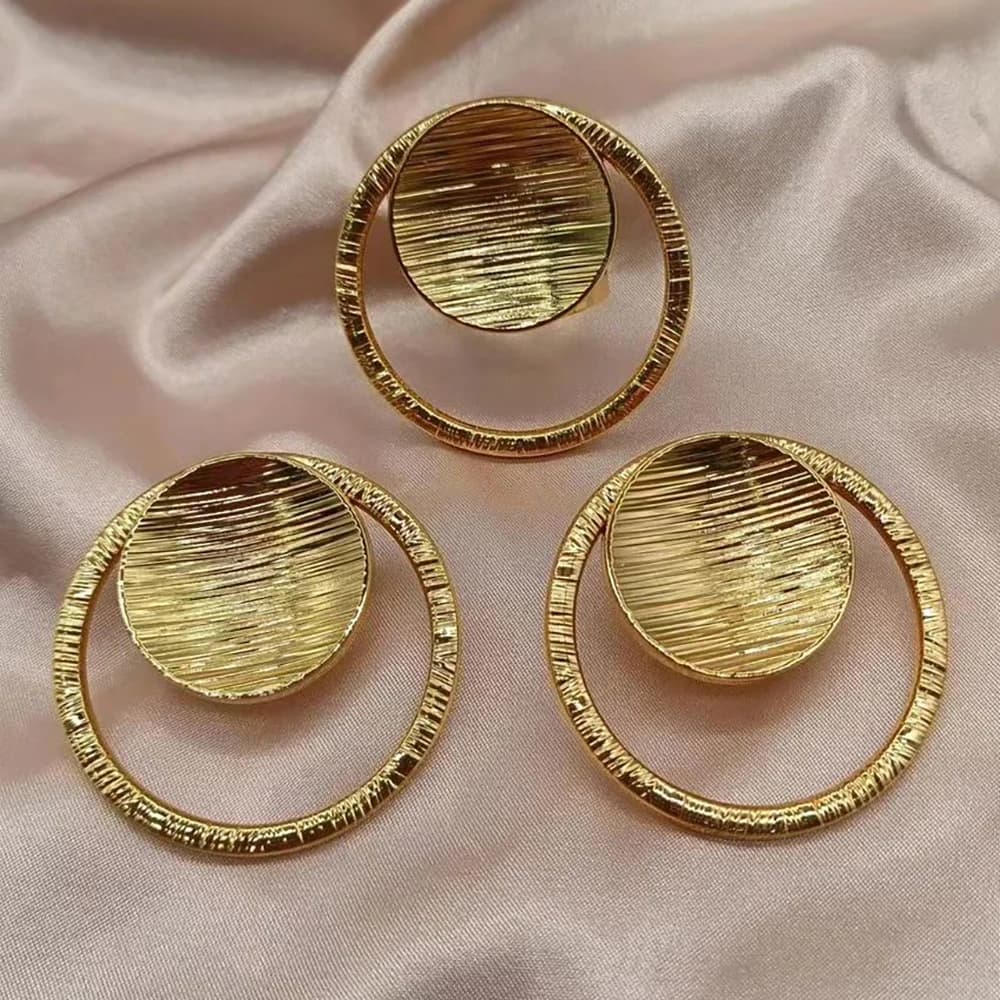Set di gioielli per orecchini e anelli placcati in oro Dubai per donne Set di orecchini e anelli da dito dal design scavato per regali di fidanzamento