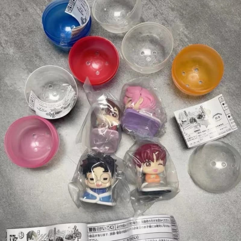 Stand Pietre Gashapon Capsula Giocattolo Onemutan Dandadan Okarun Momo Ken Takakura Aira Jiji Acconciando Gatto Anime Simpatiche Figure per Dormire