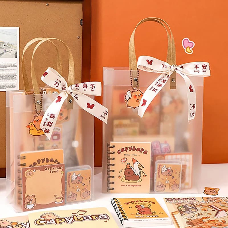 Nuovo 1 set Kawaii Capybara Set di cancelleria Cartone animato carino Borsa Set di cancelleria Forniture per ufficio Regali di compleanno di cancelleria per studenti