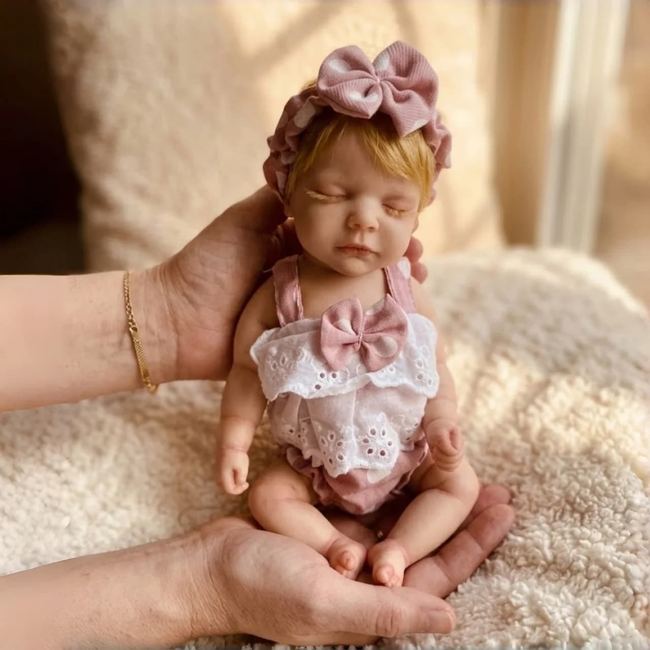 AnjoDoll 1 Pezzo Bambola Reborn da 10 Pollici in Silicone Morbido e Solido, Impermeabile, Anatomicamente Corretta, Bambola Ragazza Ideale, Giocattolo Regalo