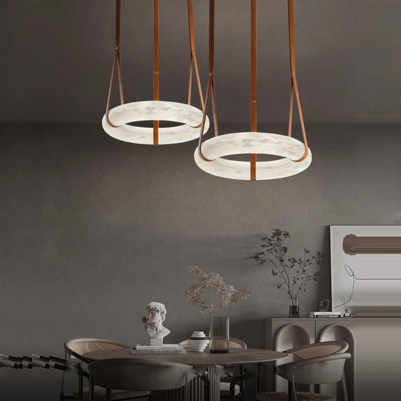 Lampada a Sospensione Classica in Marmo con Anello, Cintura in Pelle Marrone Scuro, Lampadario per Soggiorno