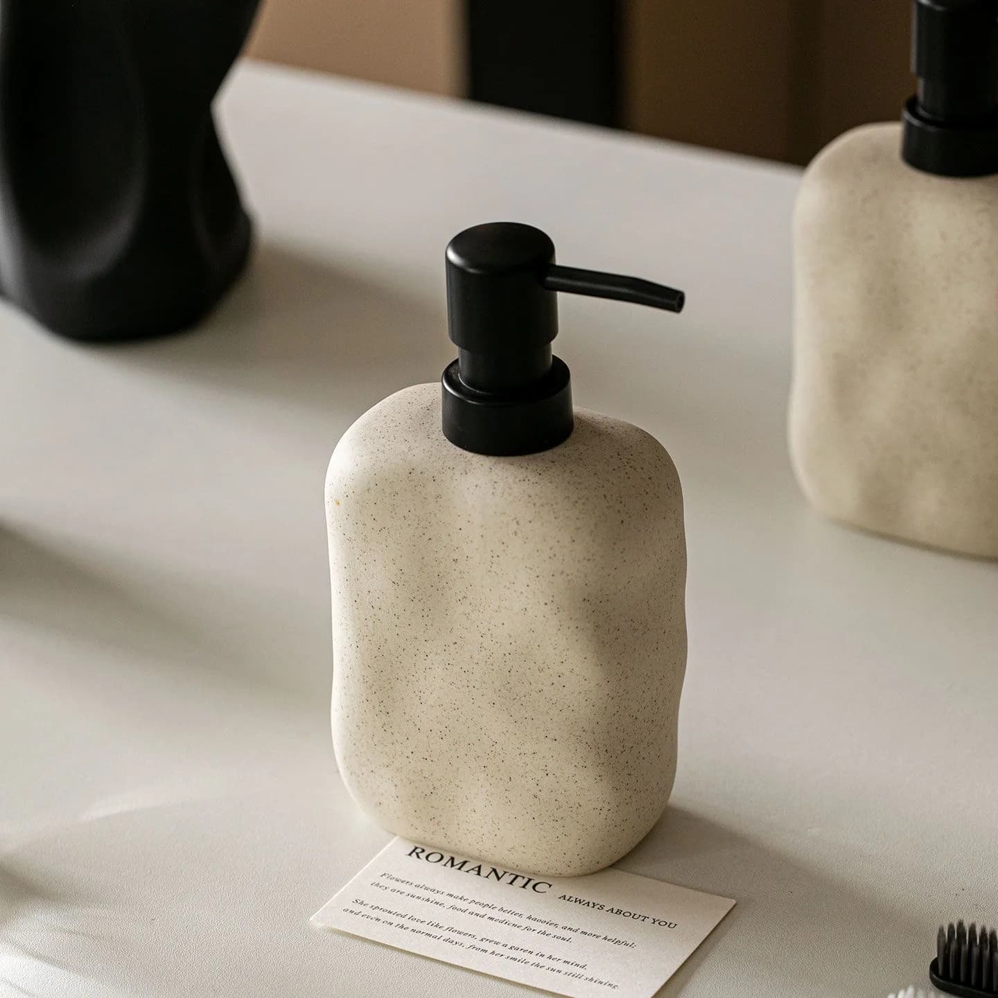 Bottiglia di lozione Wabi-sabi da 400 ml Bottiglia di ceramica da spremere Dispenser di sapone Shampoo Lozione Balsamo Bottiglia Accessori per il bagno