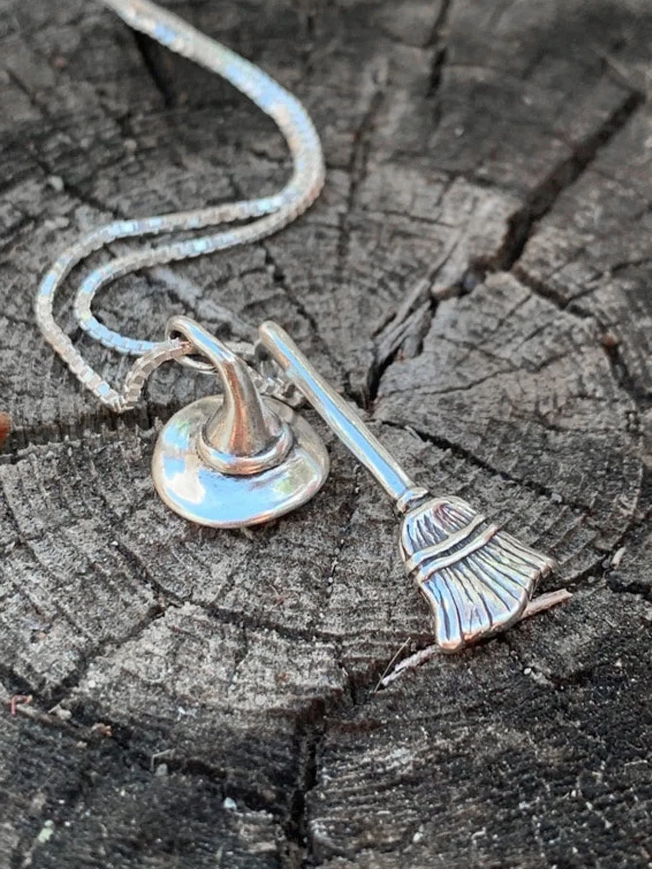 Collana con ciondolo bacchetta di scopa con cappello da strega irregolare personalizzato vintage Gioielli di moda di Halloween per uomini e donne