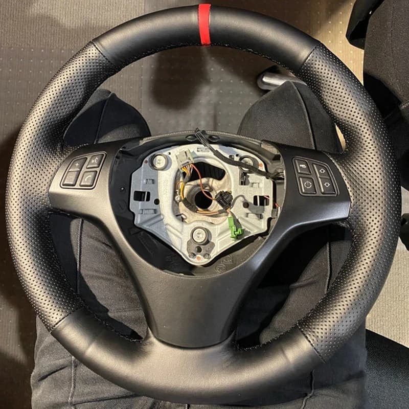 Accessori auto antiscivolo Volante per auto in pelle nera Copertura treccia per BMW M Sport M3 E90 E91 E92 E93 E87 E81 E82 E88 X1 E84