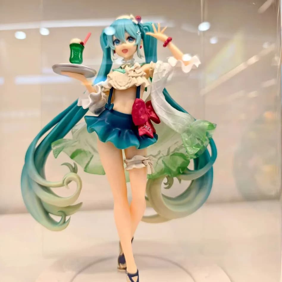 Hatsune Miku Cream Girls Get a glass of wine Toy Anime Figure Toy Anime Game PVC Action Figure Collectible Doll Model