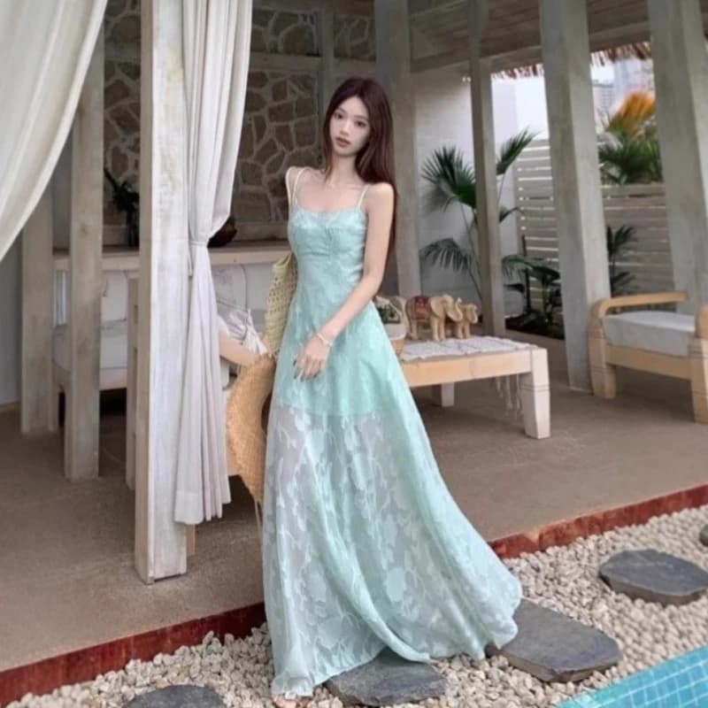 Abito con bretelle in pizzo stile vacanza francese Estate Nuova vita e temperamento sottile Grande pendolo Atmosfera lunga Dolce ed elegante