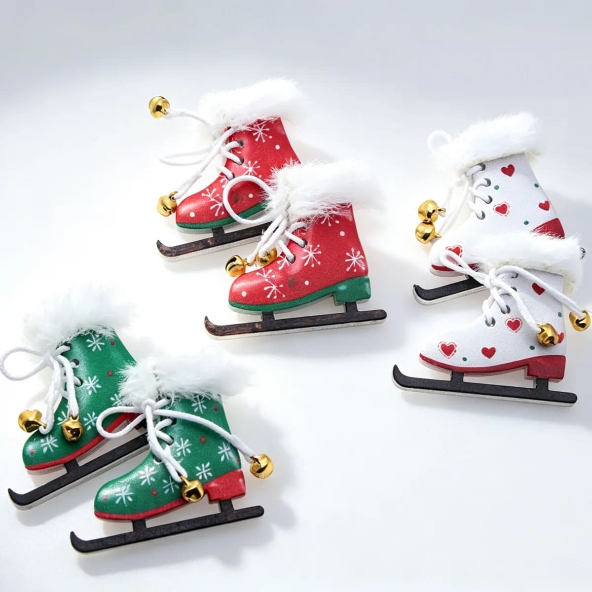Mini Christmas Ice Skates Pair Model Miniature Holiday Scene Accessory Christmas Tree Hanging Dollhouse Prop Desktop Decoration