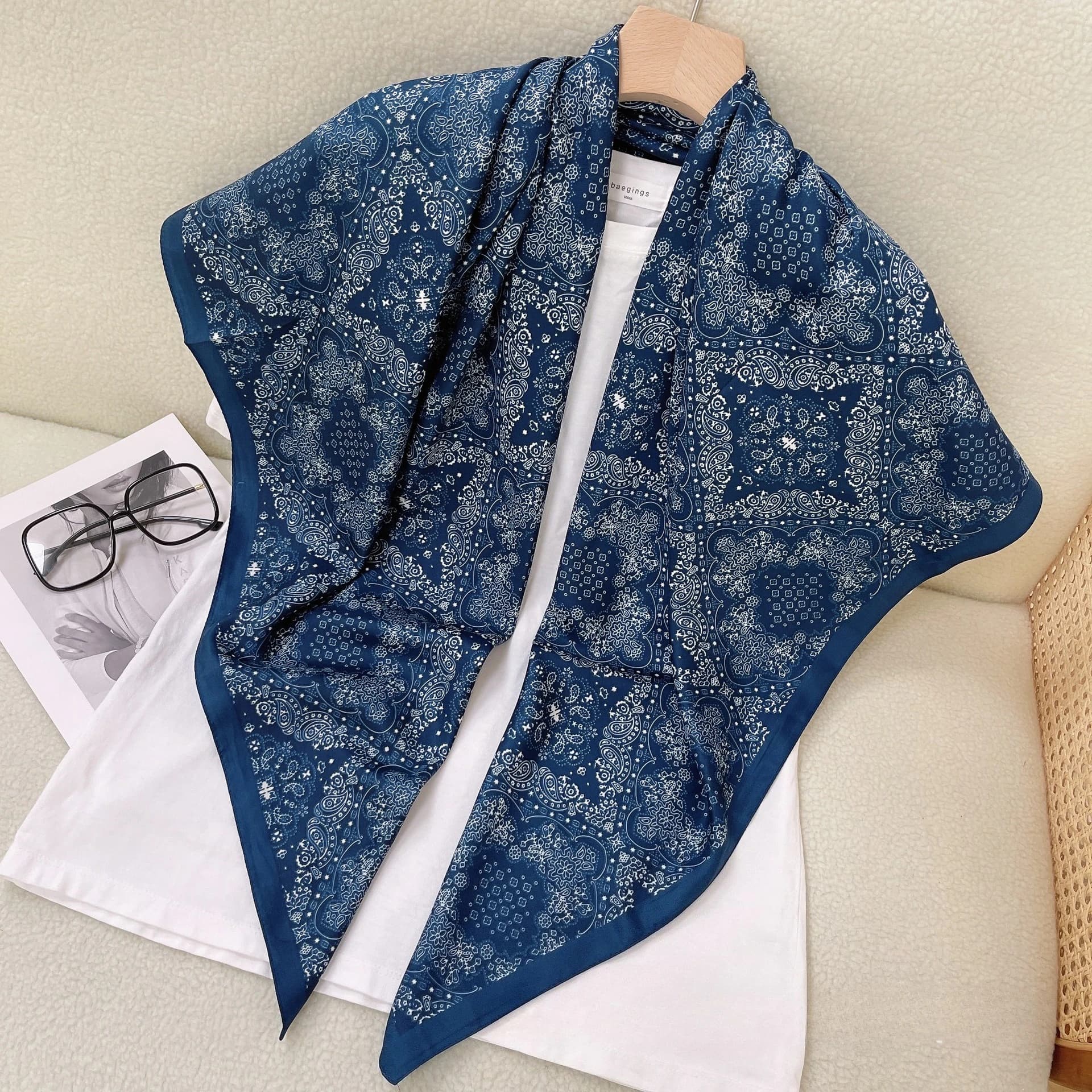 Sciarpa Quadrata Vintage con Stampa Paisley in Twill per Donna, Bandana Versatile e Semplice per Primavera Estate