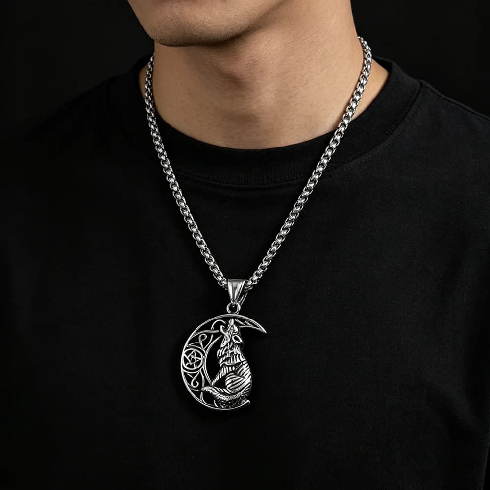 Retro cast Celtic knot wolf head stainless steel necklace, waterproof and non-fading blackening process, bulk sales accessories