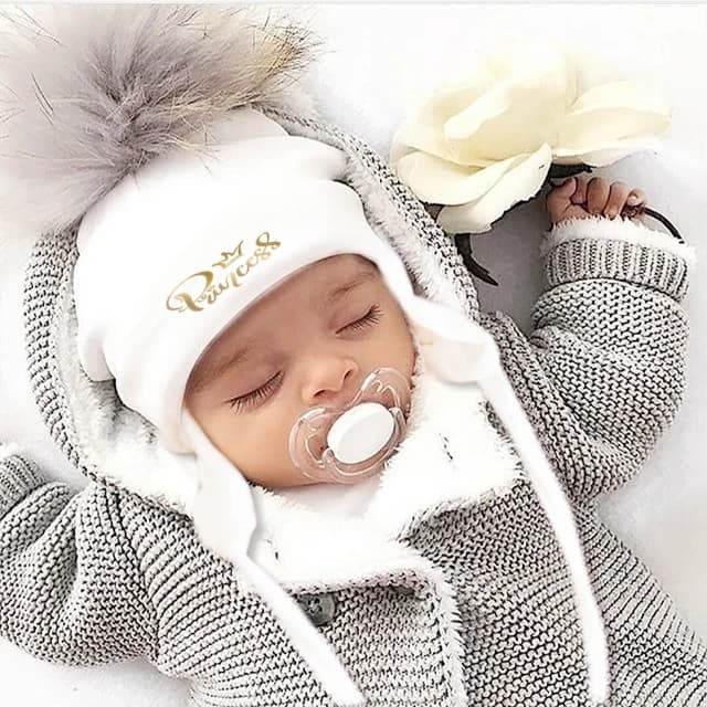 Cappello neonato per ragazzi e ragazze con lettera princess prince ear Warmmer earflap rope Winter Cotton Beanie Pom Pom Bobble hat