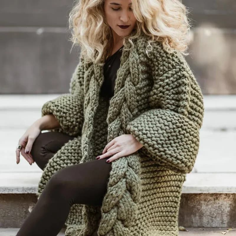 Nappe selvagge spaccate tessute a mano gancio Twist maglione cappotto Cardigan all'uncinetto autunno e inverno spessa manica lunga lanterna Crop top
