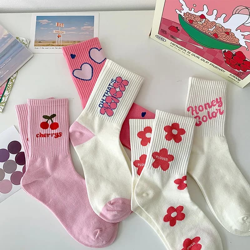 5 Paia di Calzini da Donna alla Moda per Primavera, Estate e Autunno, con Stampe di Cuori, Fiori, Lettere e Cartoni Animati, Morbidi e Rosa con Motivo Ciliegia