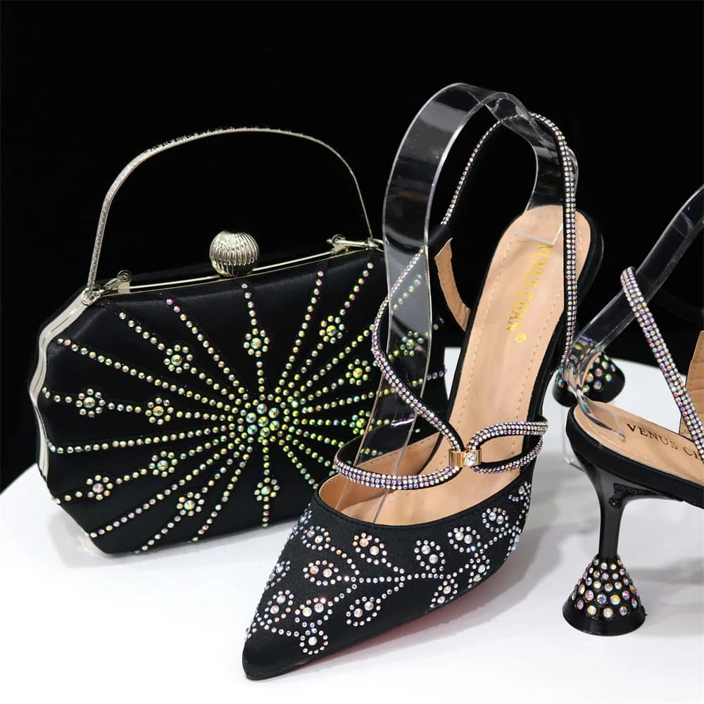 Sandali di tendenza da donna con tacco alto a punta e fiocco in strass di colore nero, set di scarpe e borse da sposa per feste estive 2024