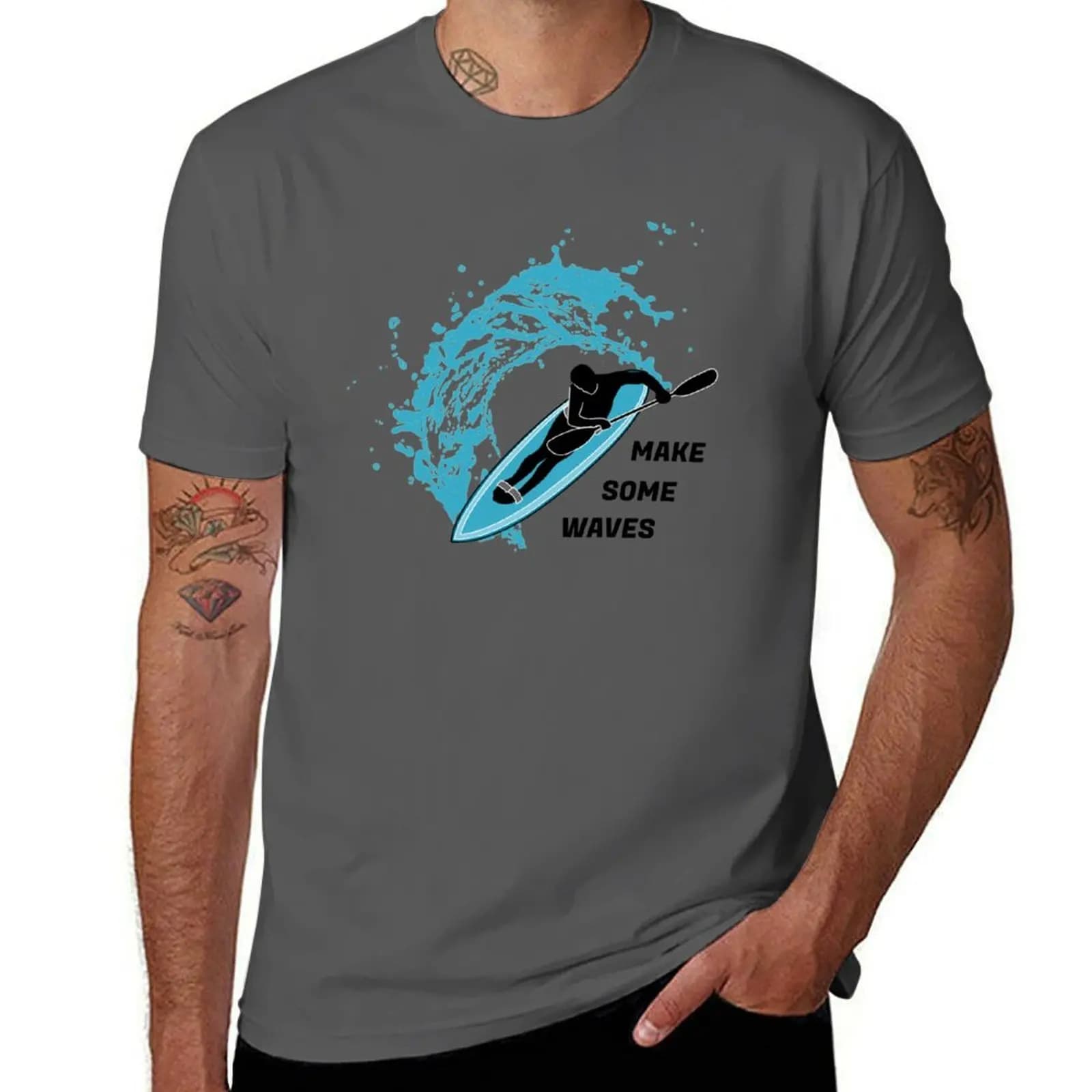 T-shirt Traspirante da Viaggio con Silhouette di Sci, Kayak, Pagaia, Waveski e Onde da Surf